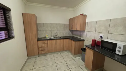 23 Dakota Crescemt, Airport Park, Germiston - 1189m² - Insuatrial - Warehouse - To Let - Germiston - Airport Park (7)